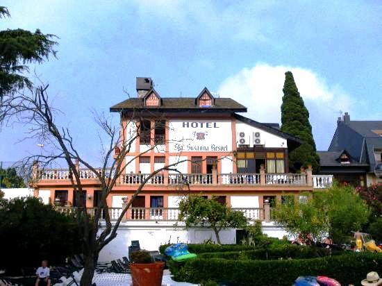 94 With Outdoor Swimmingpool Hébergement de vacances
