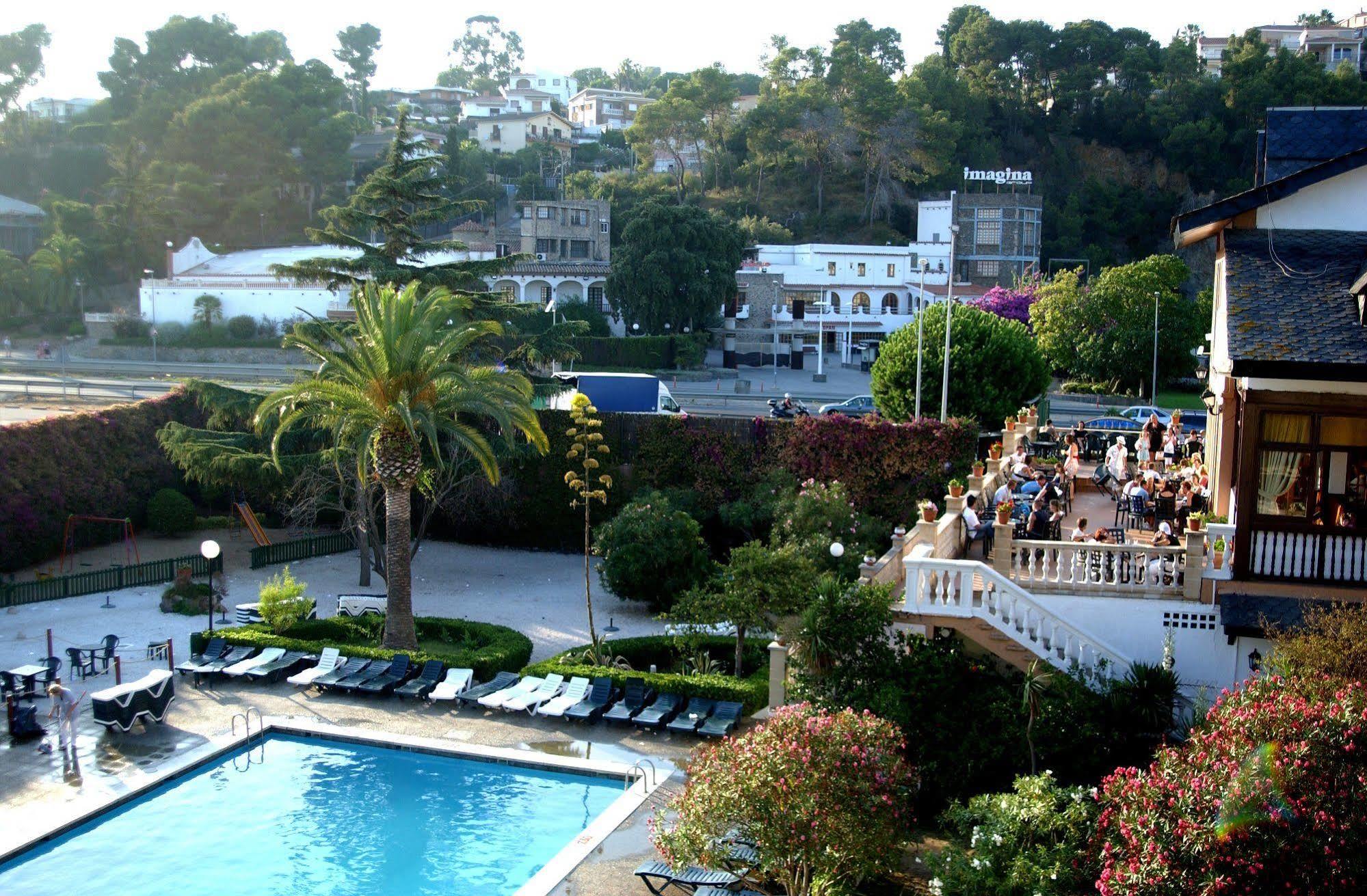 94 With Outdoor Swimmingpool Hébergement de vacances Santa Susanna
